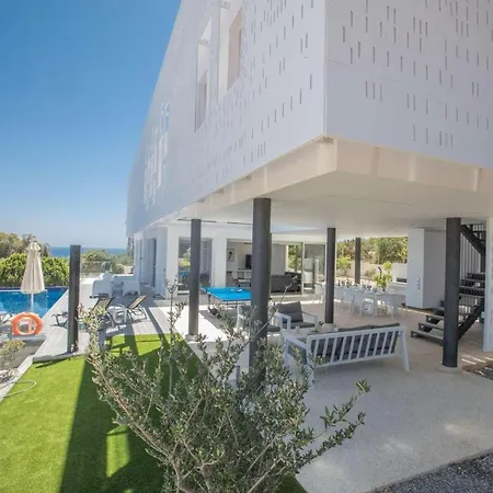 Chloe 614 Villa