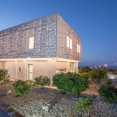 Chloe 614 Villa